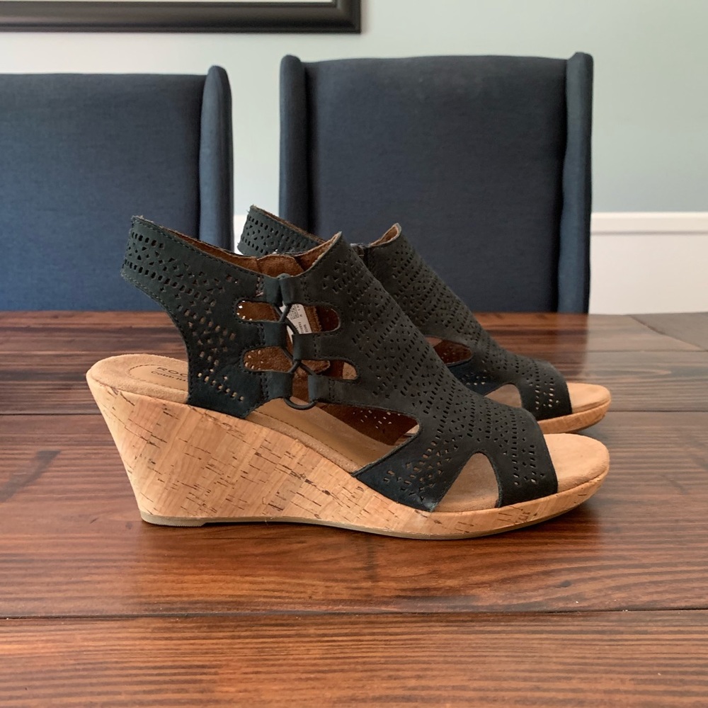 Rockport black wedge sandals